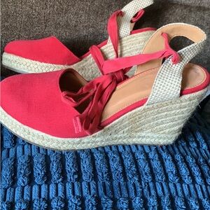 🔵 Laced summer sandals